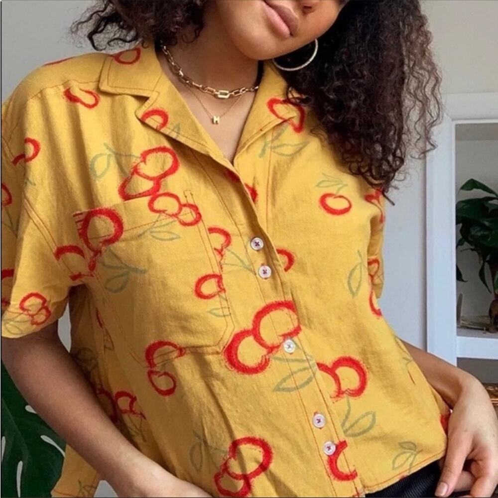 Urban Outfitters BDG Aiden Cherry Print Short Sleeve Button Down Crop Top Size S